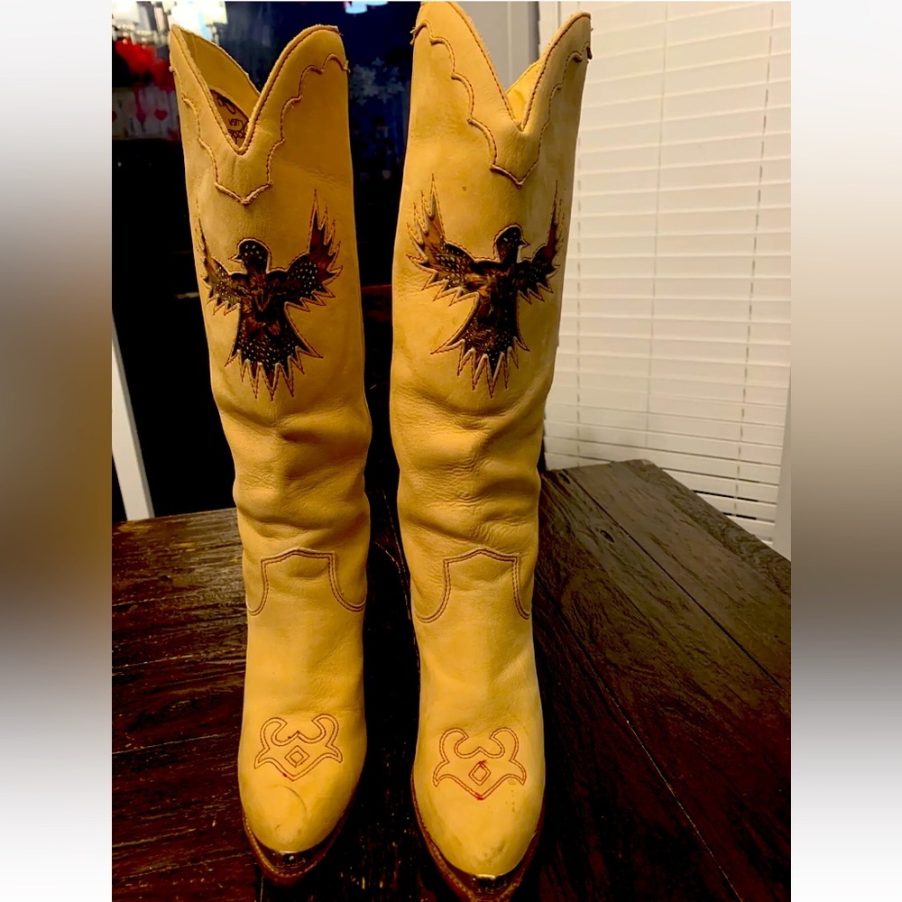 1970 real vintage, zodiac suede boots.. real feathers. Miranda Lambert has these